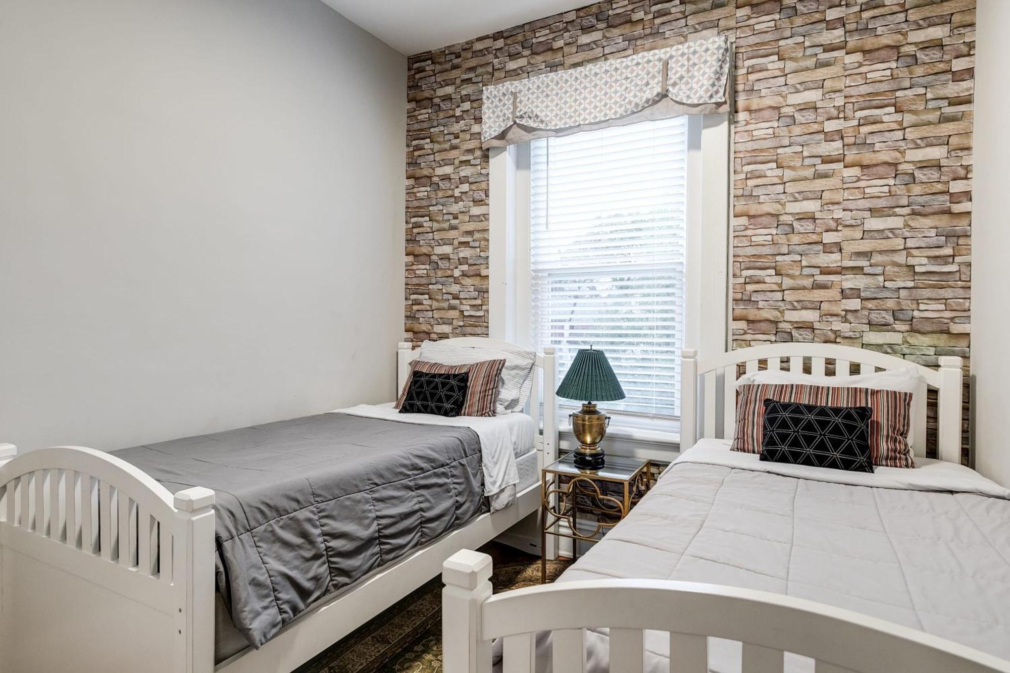 E2 Centrally Located In Carytown Fully Fenced Richmond Buitenkant foto
